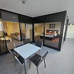Circle On Cavill - Paradise Stayz