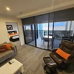 Circle On Cavill - Paradise Stayz