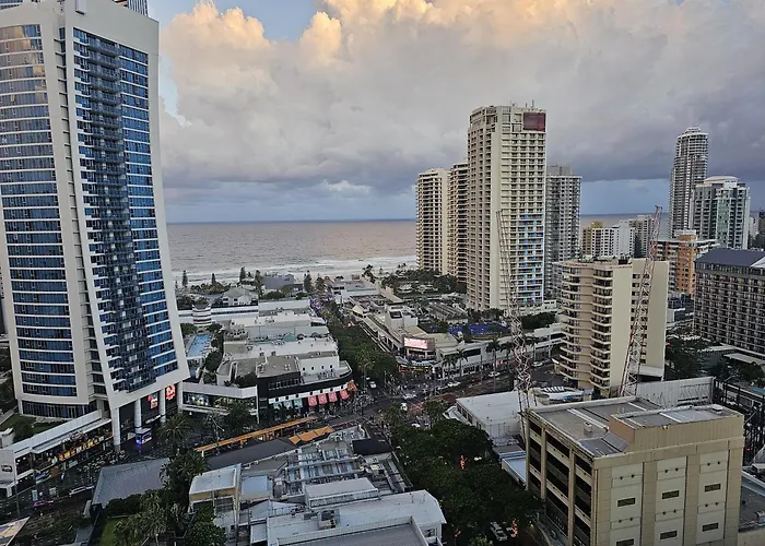 Circle On Cavill - Paradise Stayz