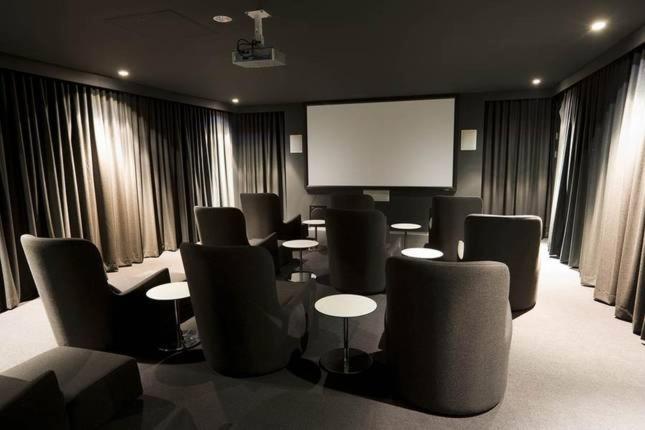 Apartment Circle On Cavill - Paradise Stayz *