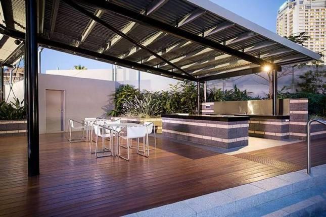 Circle On Cavill - Paradise Stayz