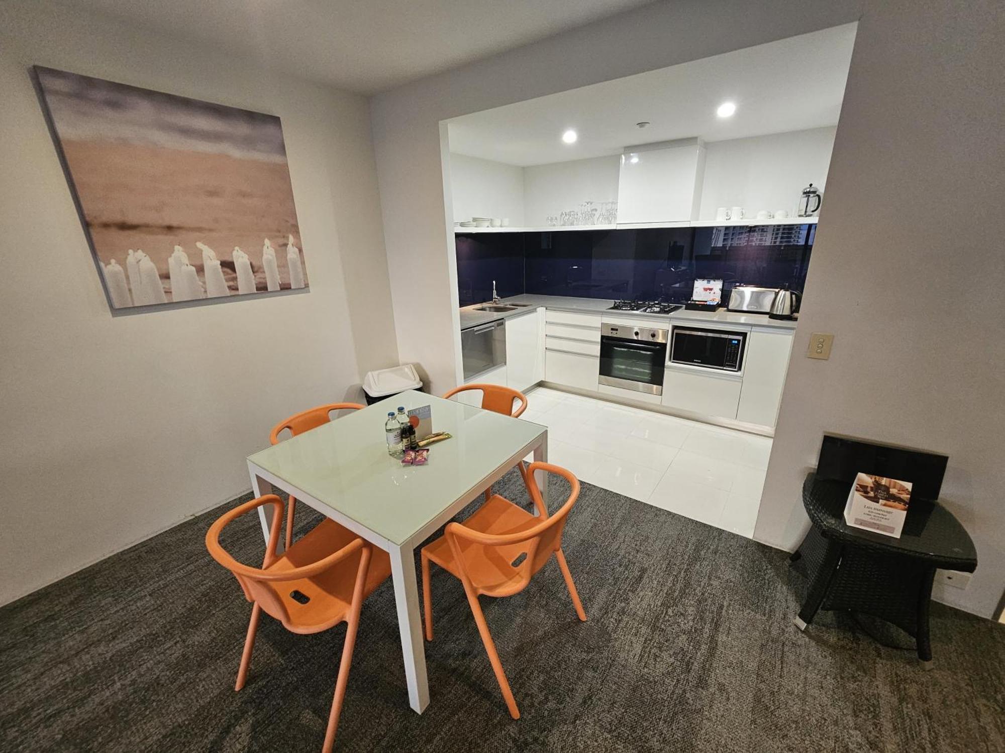 Circle On Cavill - Paradise Stayz Apartment Gold Coast