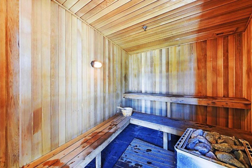 Circle On Cavill - Paradise Stayz Apartment